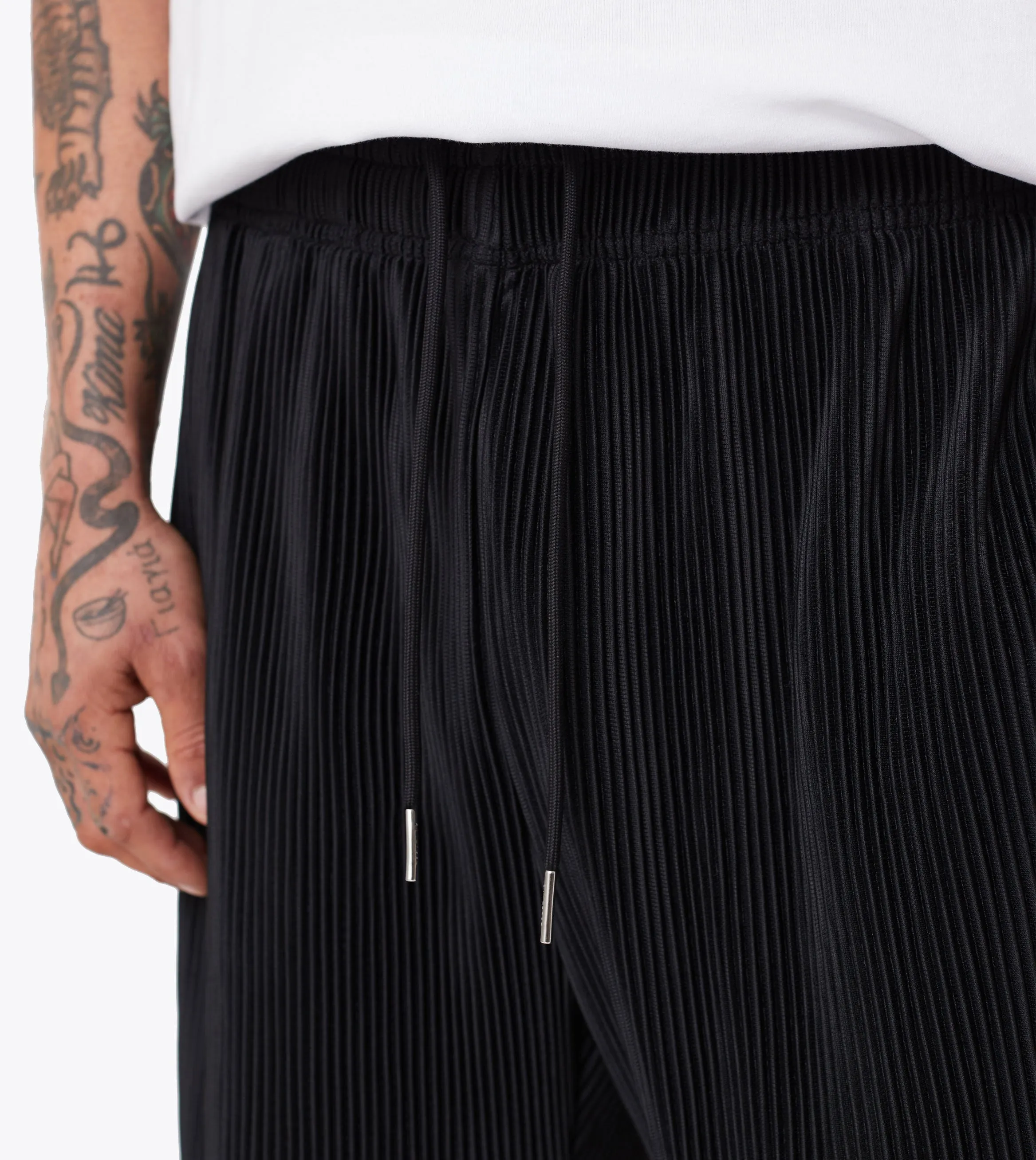 Pleated Short Black