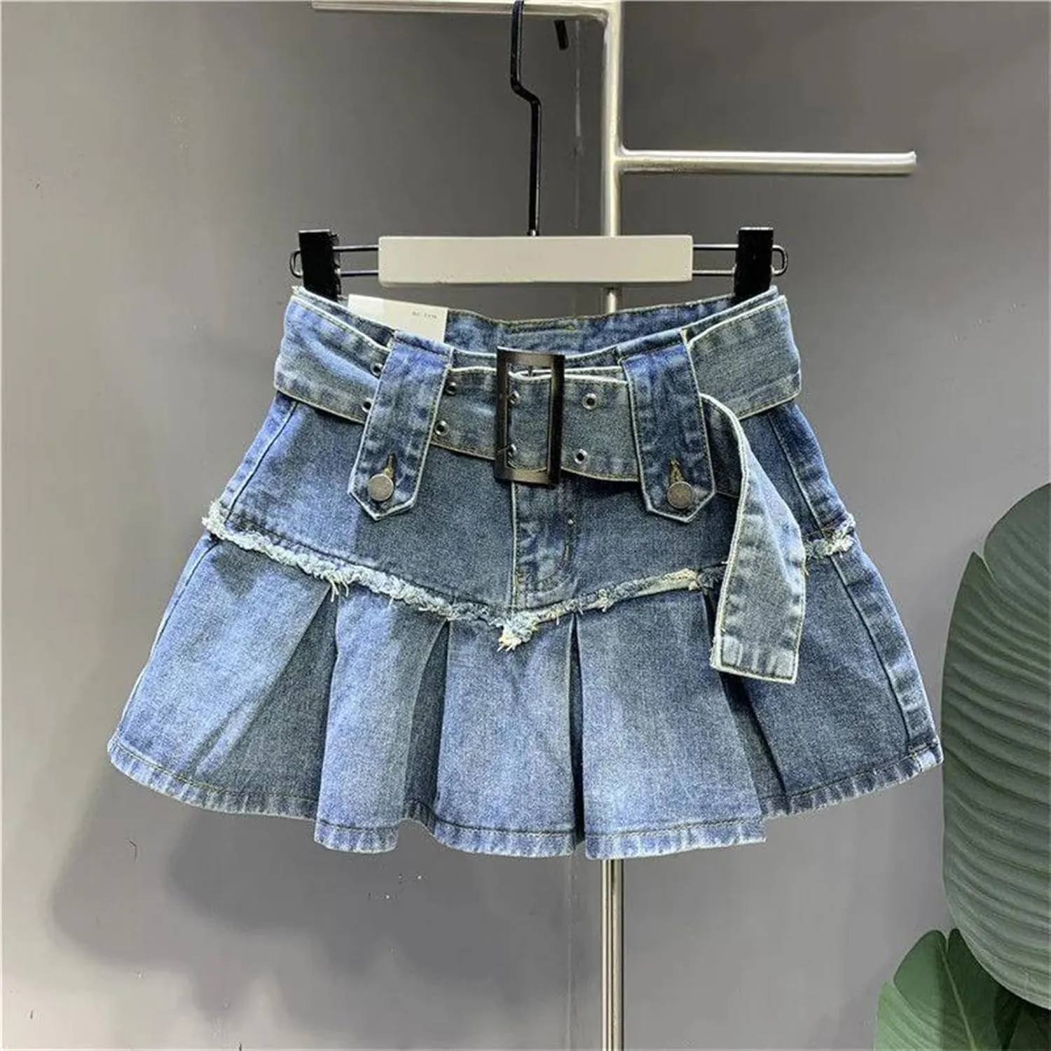 Women's High Waist Denim Mini Skirt Adjustable Belt Fringe Trim Pleated Jeans Skirts Summer Beach Vacation Outfits