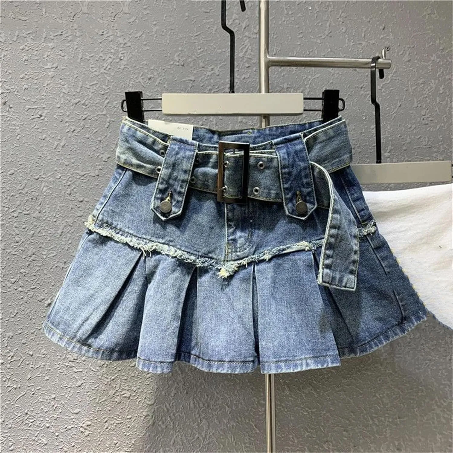 Women's High Waist Denim Mini Skirt Adjustable Belt Fringe Trim Pleated Jeans Skirts Summer Beach Vacation Outfits
