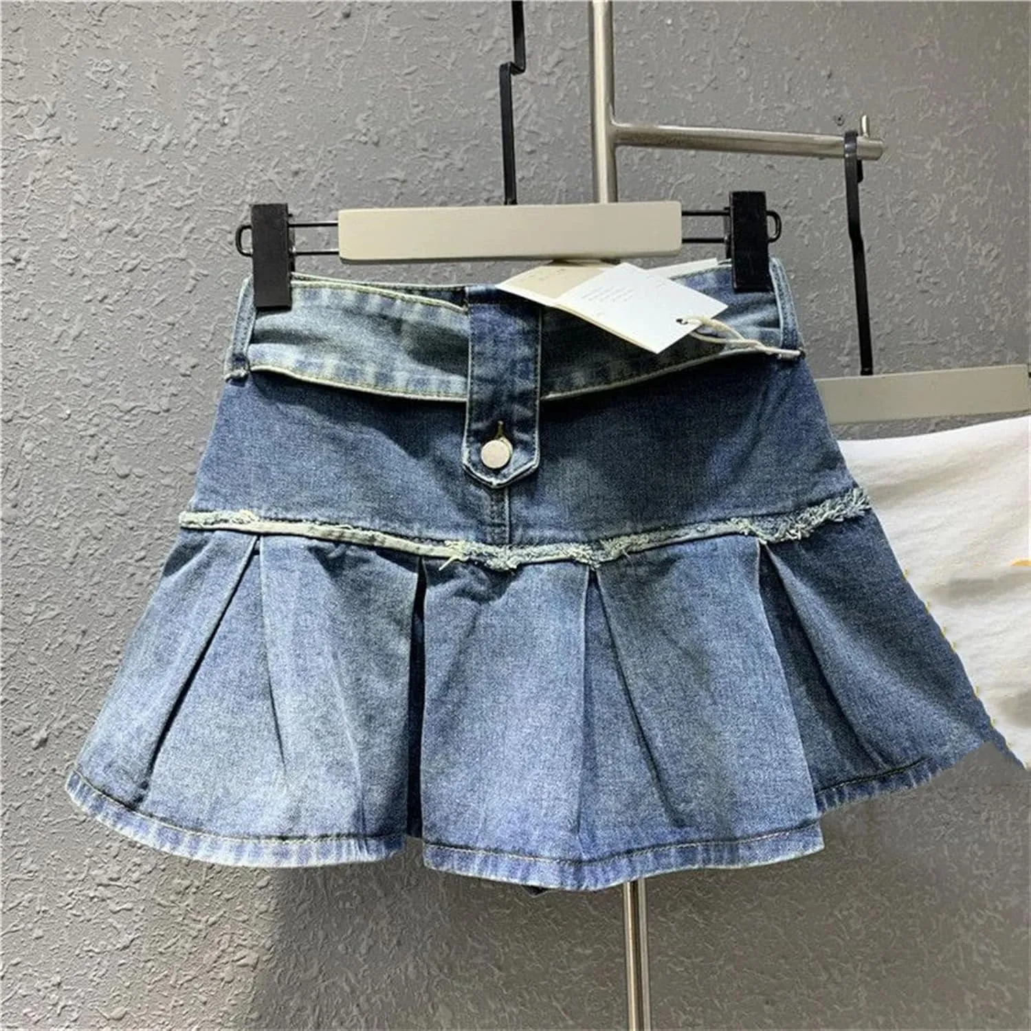 Women's High Waist Denim Mini Skirt Adjustable Belt Fringe Trim Pleated Jeans Skirts Summer Beach Vacation Outfits